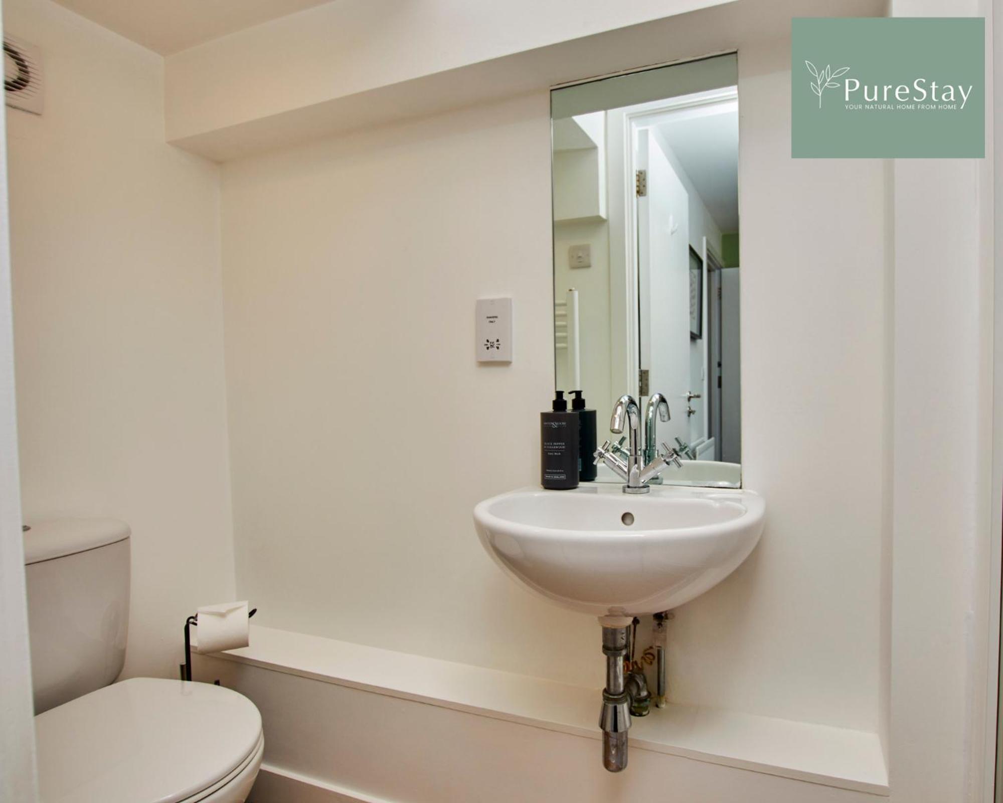 Beautiful Four Bed House By Purestay Short Lets & Serviced Accommodation Coventry With Parking Ngoại thất bức ảnh