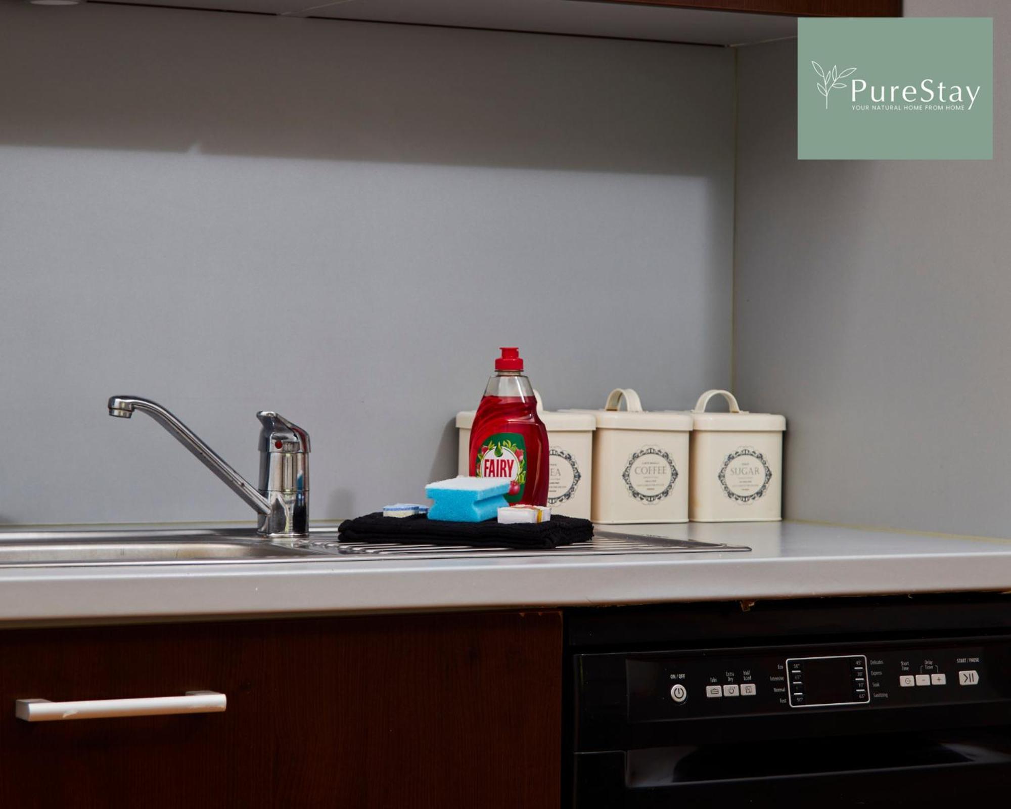 Beautiful Four Bed House By Purestay Short Lets & Serviced Accommodation Coventry With Parking Ngoại thất bức ảnh