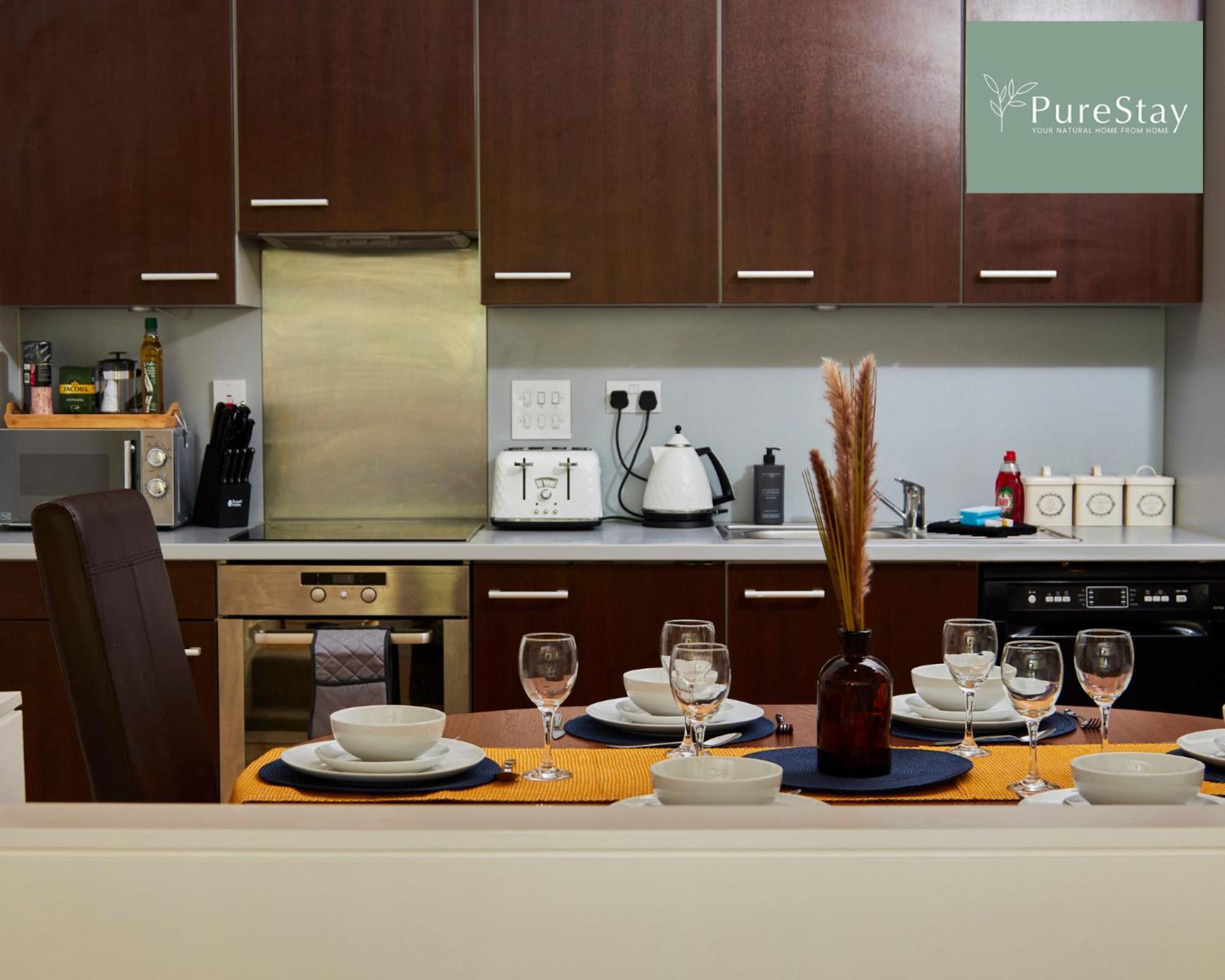 Beautiful Four Bed House By Purestay Short Lets & Serviced Accommodation Coventry With Parking Ngoại thất bức ảnh